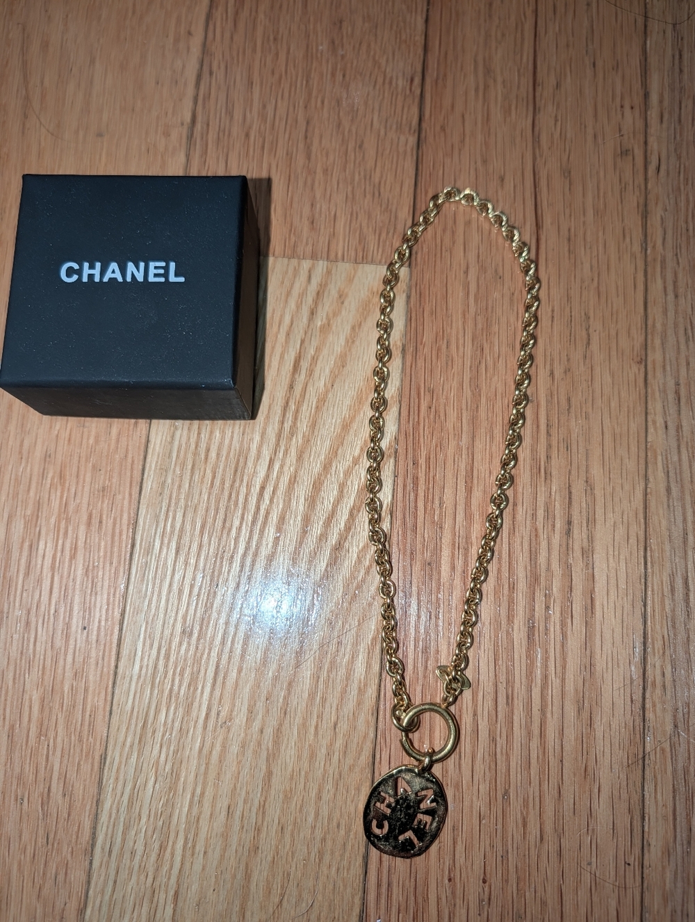 VINTAGE CHANEL 1986-1994 LOGO CUT OUT CHOKER NECKLACE - Picture 6 of 9